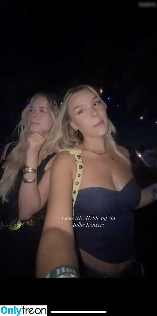 Dagi Bee голая photo #0601 (dagibee)