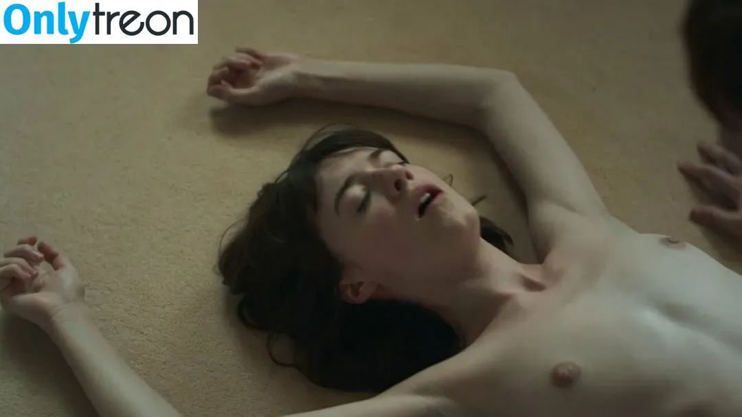 Daisy Edgar-Jones nude photo #0004 (Daisy Edgar Jones / daisyedgarjones)