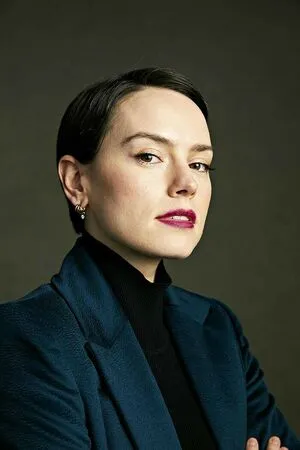 Daisy Ridley / daisyridley фото голая #0259