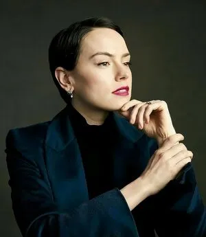 Daisy Ridley / daisyridley фото голая #0262