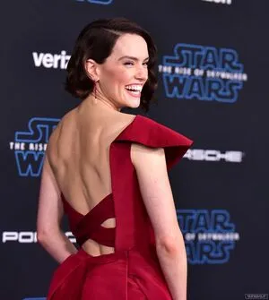 Daisy Ridley / daisyridley nude photo #0319