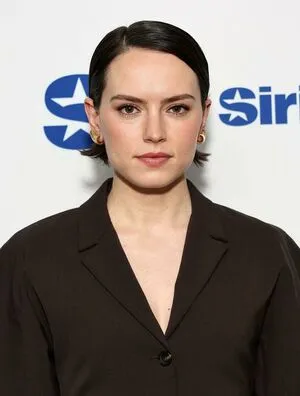 Daisy Ridley / daisyridley фото голая #0348