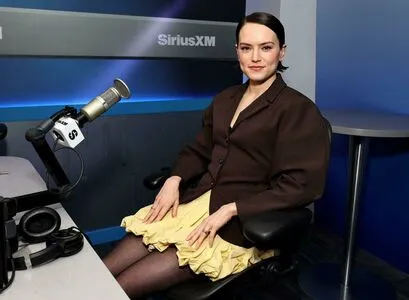 Daisy Ridley / daisyridley фото голая #0352