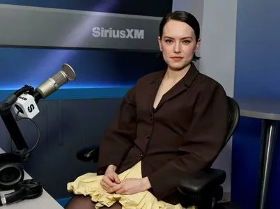 Daisy Ridley / daisyridley фото голая #0353