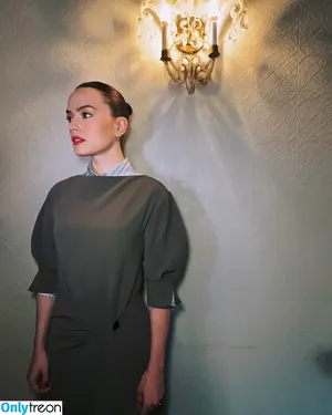 Daisy Ridley / daisyridley nude photo #0800
