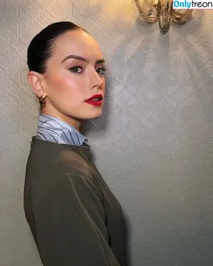 Daisy Ridley / daisyridley nude photo #0801