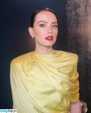 Daisy Ridley / daisyridley nude photo #0819