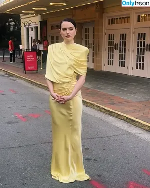 Daisy Ridley / daisyridley nude photo #0825
