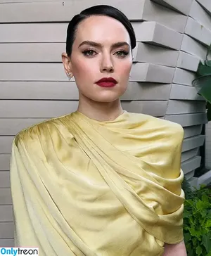 Daisy Ridley / daisyridley nude photo #0829