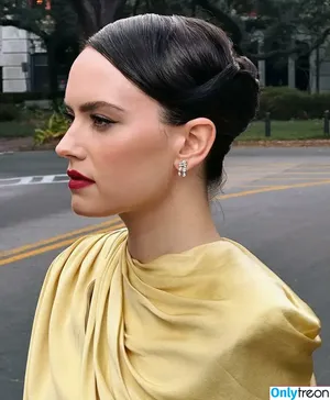 Daisy Ridley / daisyridley nude photo #0830