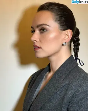 Daisy Ridley / daisyridley nude photo #0835