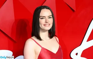 Daisy Ridley / daisyridley nude photo #0853