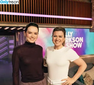 Daisy Ridley / daisyridley фото голая #0906