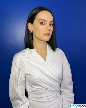 Daisy Ridley / daisyridley фото голая #0912