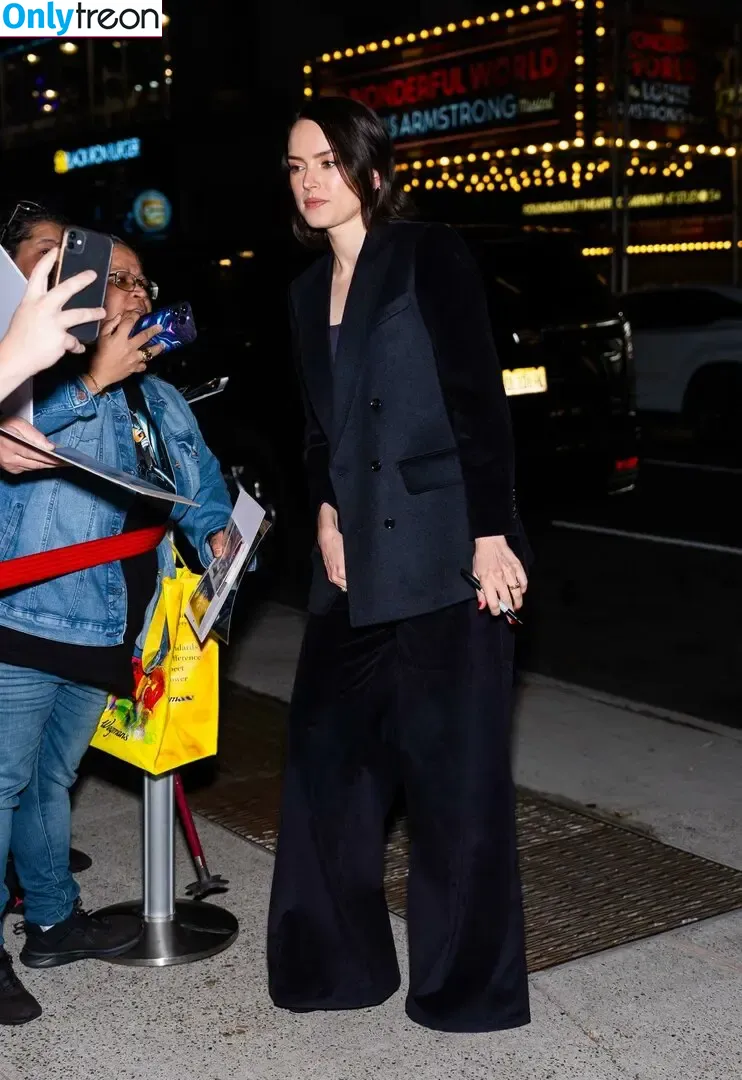 Daisy Ridley голая photo #0782 (daisyridley)