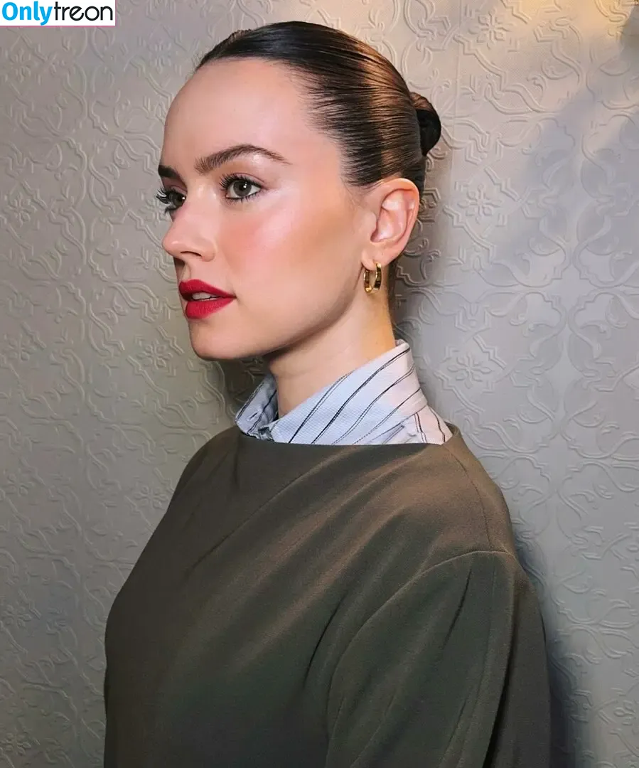 Daisy Ridley голая photo #0803 (daisyridley)