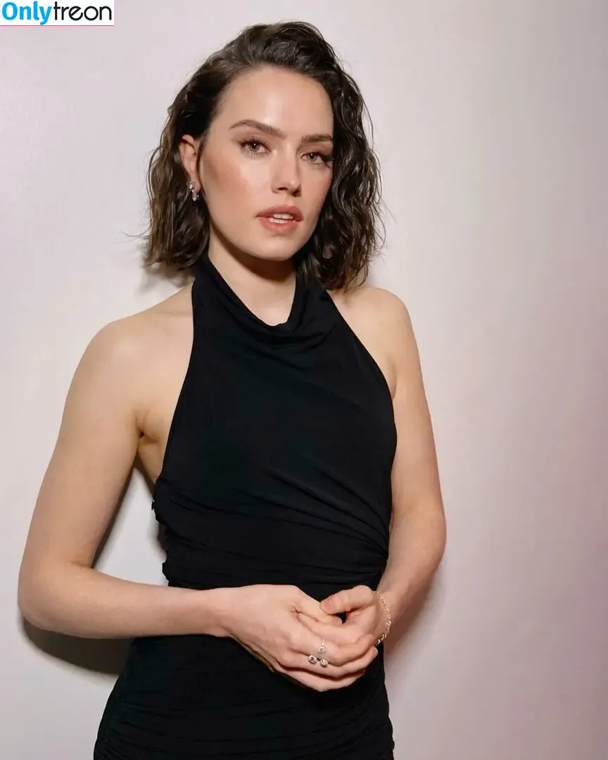 Daisy Ridley голая photo #0844 (daisyridley)