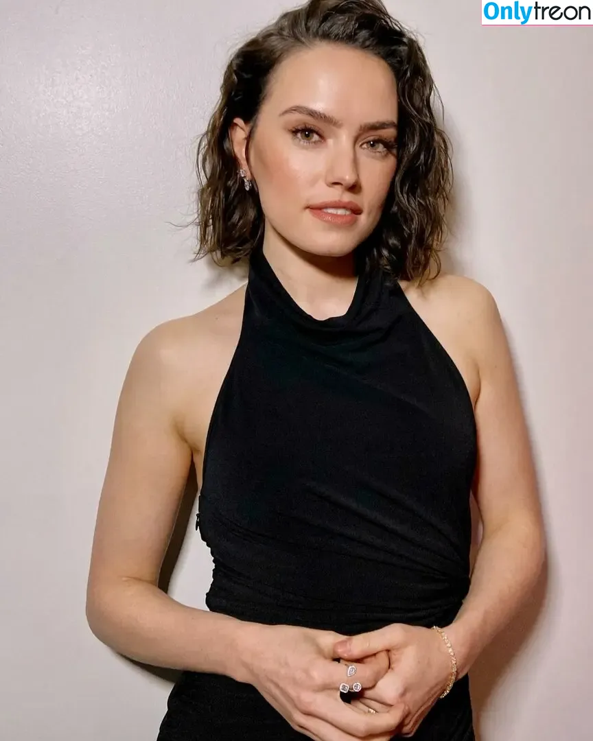 Daisy Ridley голая photo #0846 (daisyridley)