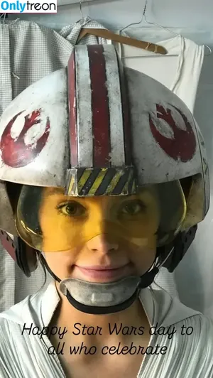 Daisy Ridley / daisyridley nude photo #1095