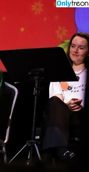 Daisy Ridley / daisyridley nude photo #1166
