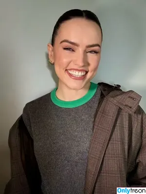 Daisy Ridley / daisyridley nude photo #1171