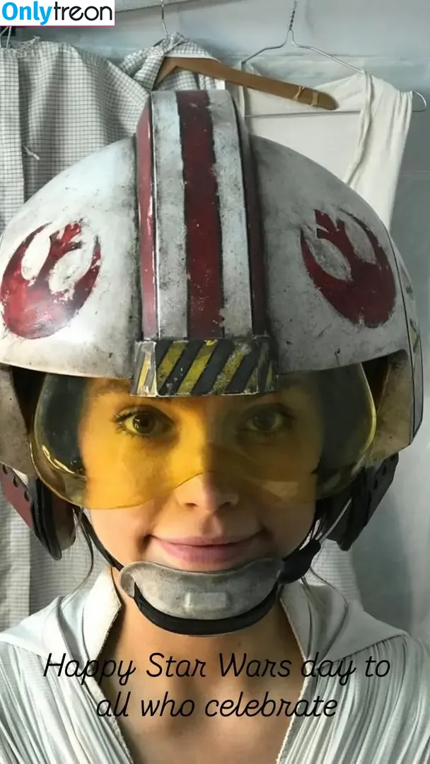 Daisy Ridley nude photo #1095 (daisyridley)