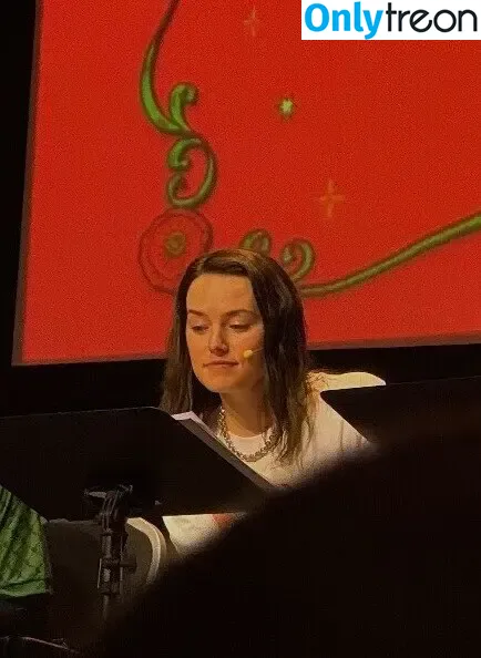 Daisy Ridley nude photo #1162 (daisyridley)