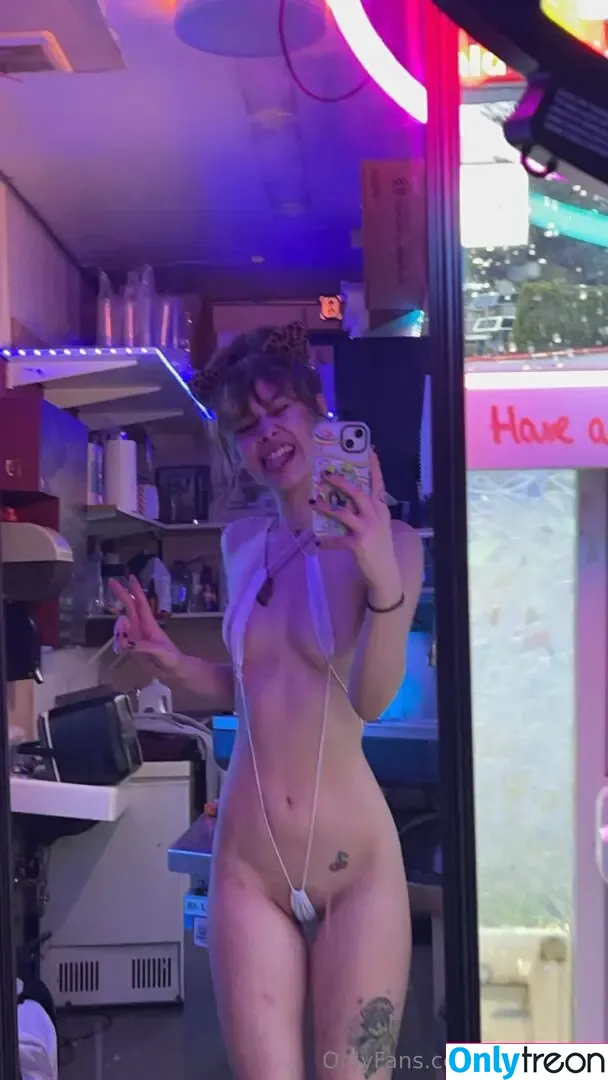 daisy1433 nude photo #0003 (baristadaisy143)