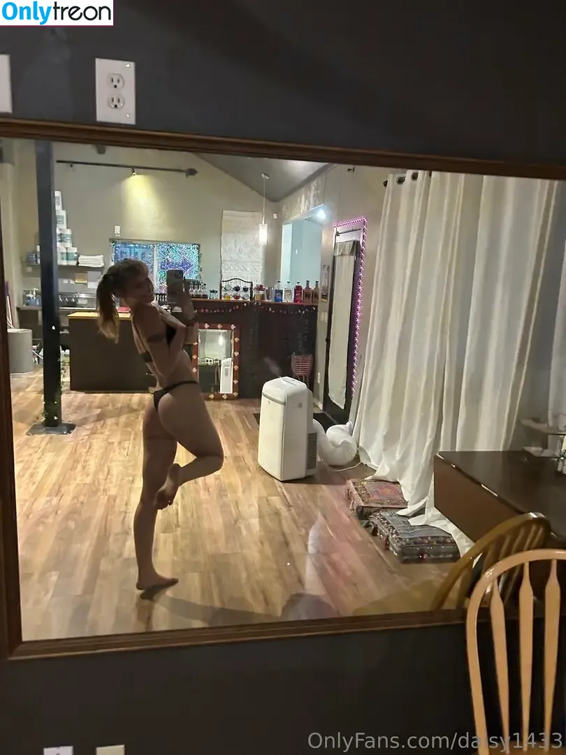 daisy1433 nude photo #0018 (baristadaisy143)