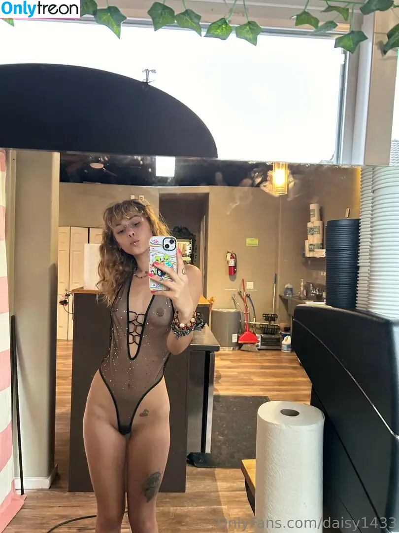 daisy1433 nude photo #0024 (baristadaisy143)