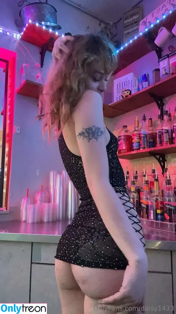 daisy1433 nude photo #0036 (baristadaisy143)