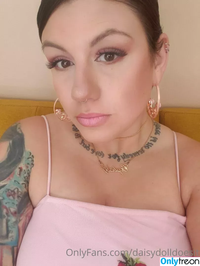 daisydolldoesit nude photo #0015 (daisydolldoesit)
