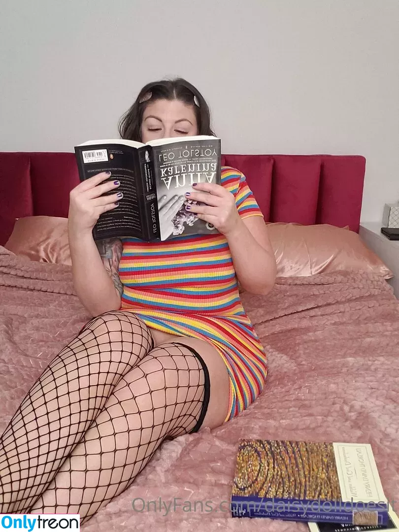 daisydolldoesit nude photo #0041 (daisydolldoesit)