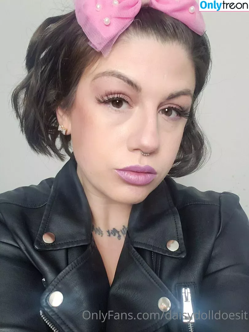 daisydolldoesit nude photo #0077 (daisydolldoesit)