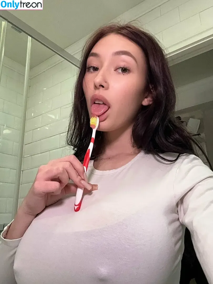 daisymayyxo nude photo #0057 (daiisymayyxo)