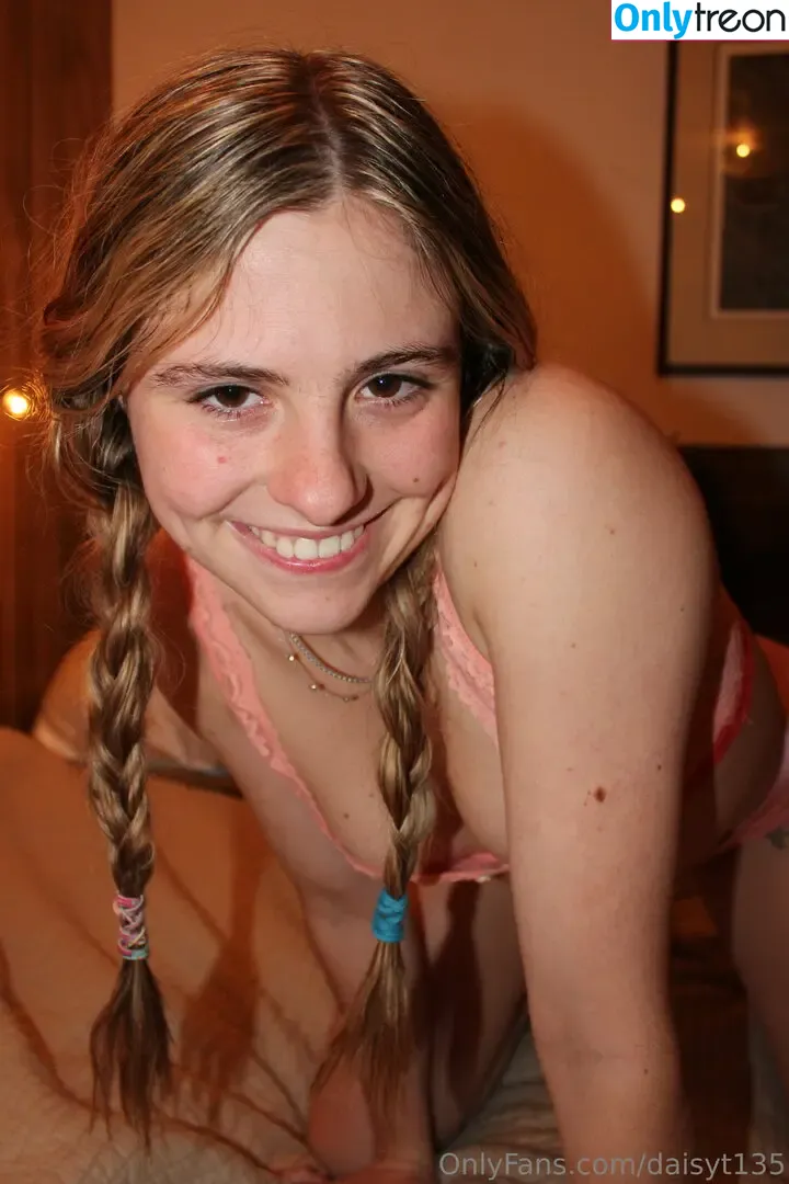 daisyt135 nude photo #0028 (princ3ssda1sy)