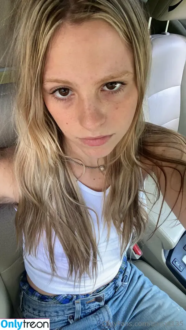 daisyt135 nude photo #0031 (princ3ssda1sy)