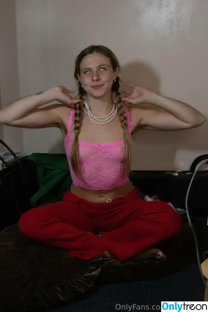 daisyt135 nude photo #0039 (princ3ssda1sy)