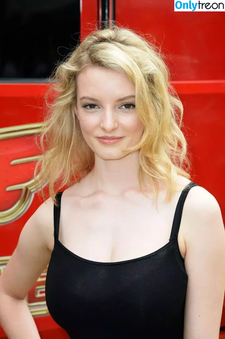 Dakota Blue Richards nude photo #0212 (dakotabluerichards)