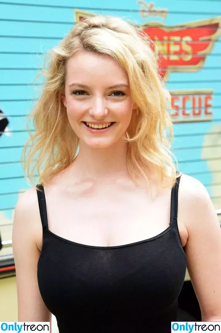 Dakota Blue Richards nude photo #0213 (dakotabluerichards)