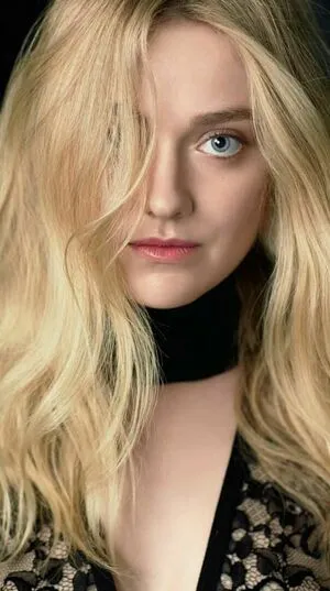 Dakota Fanning / dakotafanning фото голая #0117