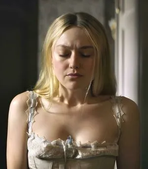 Dakota Fanning / dakotafanning фото голая #0131