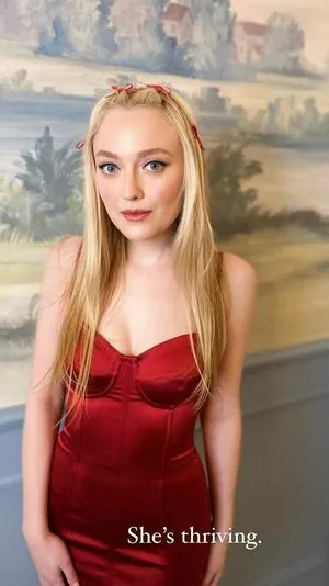 Dakota Fanning / dakotafanning фото голая #0140