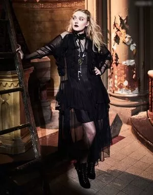 Dakota Fanning / dakotafanning фото голая #0235