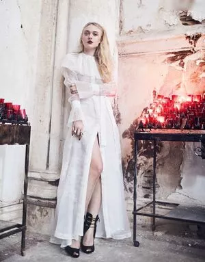 Dakota Fanning / dakotafanning фото голая #0238