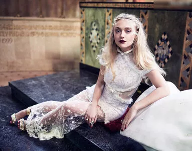 Dakota Fanning / dakotafanning фото голая #0241