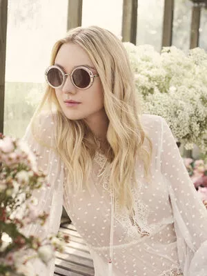 Dakota Fanning / dakotafanning фото голая #0252