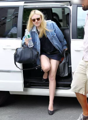 Dakota Fanning / dakotafanning фото голая #0301