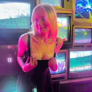 Dakota Fanning / dakotafanning фото голая #0316