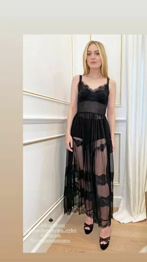 Dakota Fanning / dakotafanning фото голая #0317